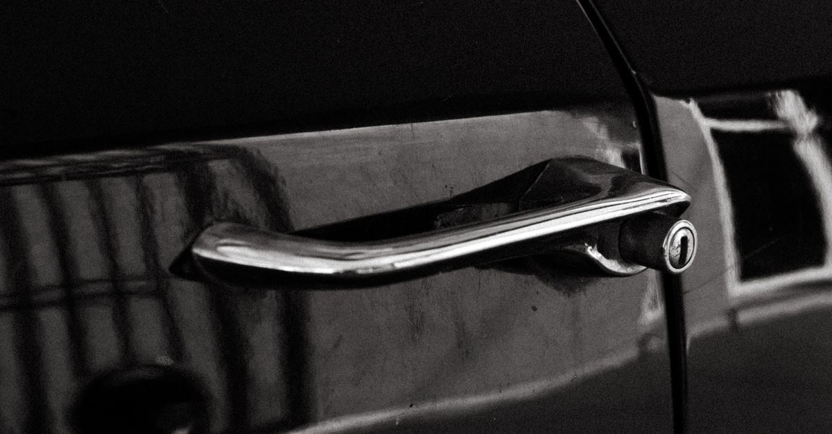 Locked Out of Your Car in Dayton? Here's What to Do Next — Dixie Locksmith